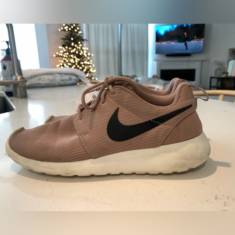 Nike Roshe one’s
